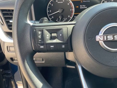 Used 2024 Nissan Rogue SV FWD image 14
