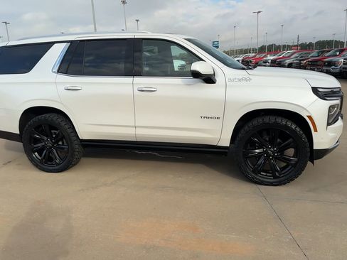 Used 2025 Chevrolet Tahoe High Country image 2