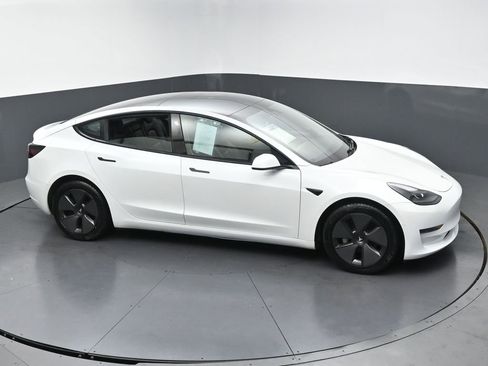 Used 2021 Tesla Model 3 Standard Range Plus image 43