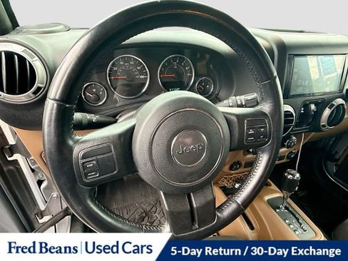 Used 2018 Jeep Wrangler Unlimited Sahara AWD/4WD image 15