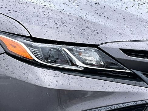 Used 2022 Toyota Camry SE FWD image 24