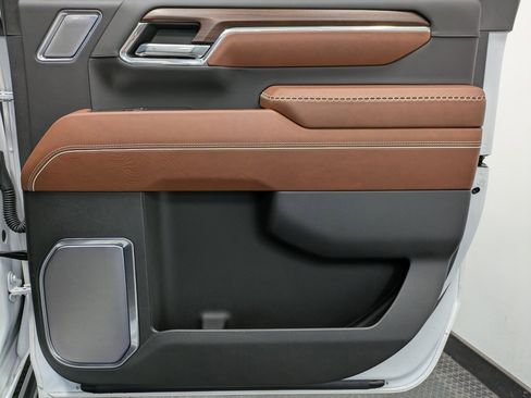 Used 2024 GMC Sierra 3500 Denali Ultimate image 25