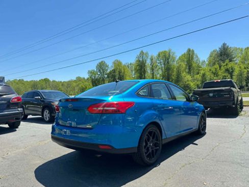Used 2016 Ford Focus SE FWD image 5
