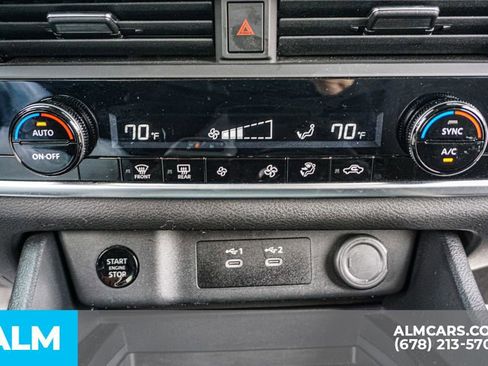 Used 2025 Nissan Rogue SV image 40