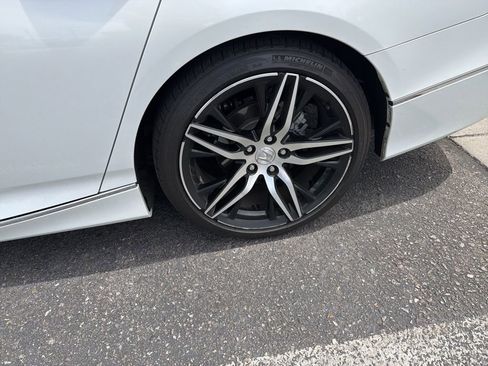 Used 2022 Honda Accord Touring image 4