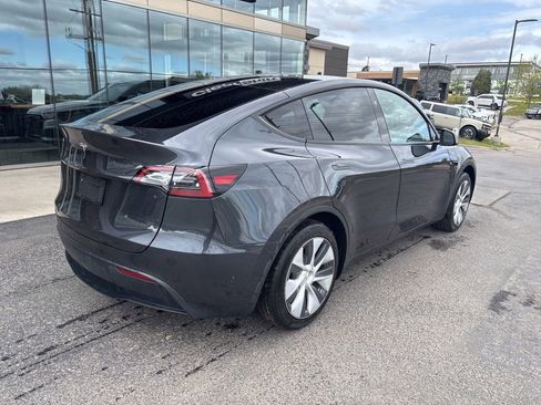 Used 2024 Tesla Model Y 2WD image 4