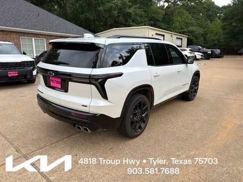Used 2024 Chevrolet Traverse RS w/ LPO, Floor Liner Package AWD/4WD image 11