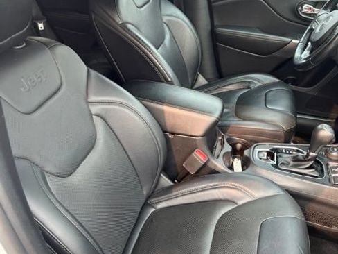 Certified 2019 Jeep Cherokee Limited AWD/4WD image 16