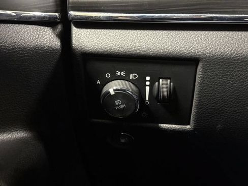 Used 2019 Jeep Grand Cherokee Limited w/ Trailer Tow Group IV AWD/4WD image 19