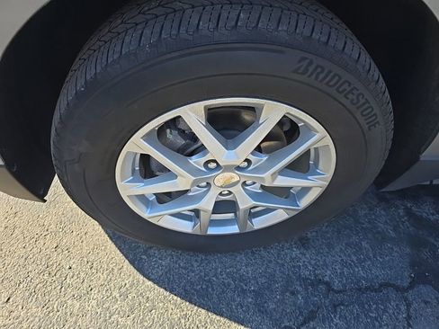 Used 2023 Chevrolet Equinox LT image 10