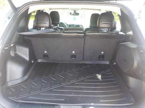 Used 2020 Jeep Cherokee Limited image 9