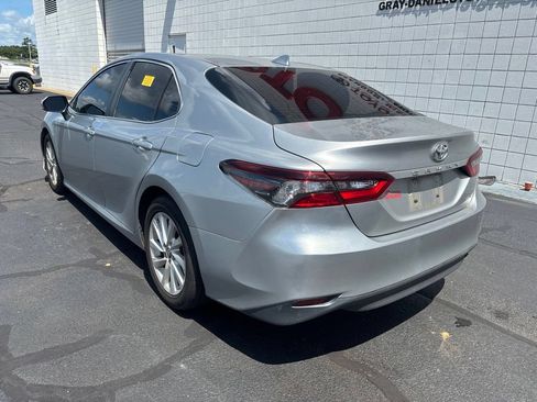 Used 2021 Toyota Camry LE FWD image 5