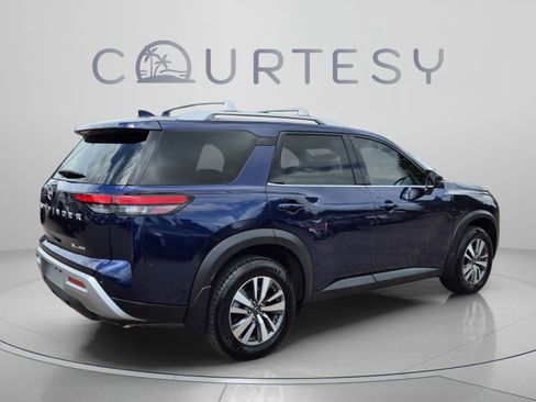 Certified 2023 Nissan Pathfinder SL AWD/4WD image 7