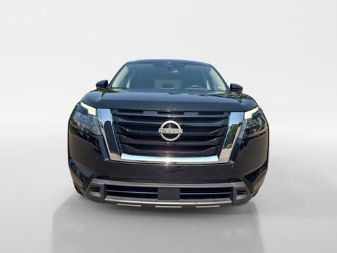 Used 2025 Nissan Pathfinder SV FWD image 9