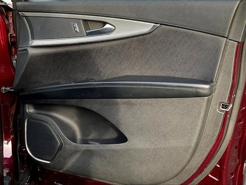 Used 2020 Lincoln Nautilus Premier w/ Equipment Group 101A image 28