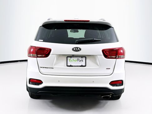 Used 2019 Kia Sorento LX w/ LX Convenience Package image 7