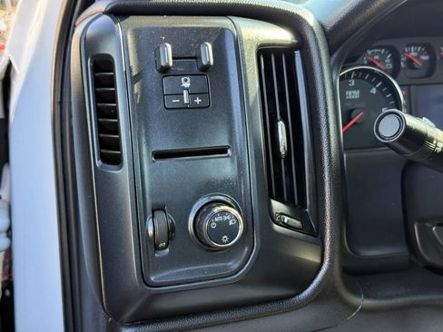 Used 2015 Chevrolet Silverado 2500 W/T image 26