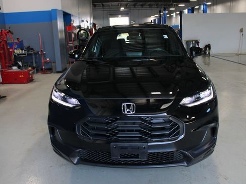Used 2024 Honda HR-V Sport image 2
