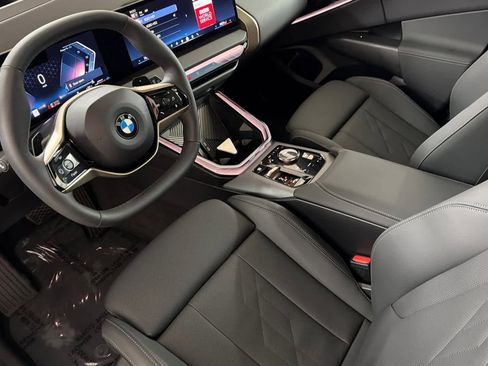 Used 2025 BMW X3 xDrive30i w/ Premium Package image 11