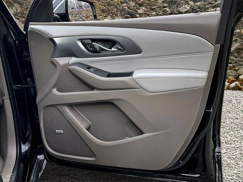 Used 2018 Chevrolet Traverse Premier image 22