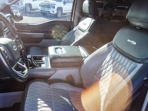 Used 2023 Ford F150 Limited image 9