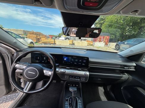 Used 2025 Hyundai Kona SEL AWD/4WD image 34