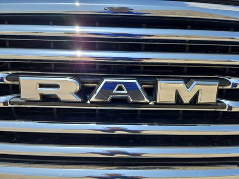 Used 2022 RAM 2500 Limited AWD/4WD image 11