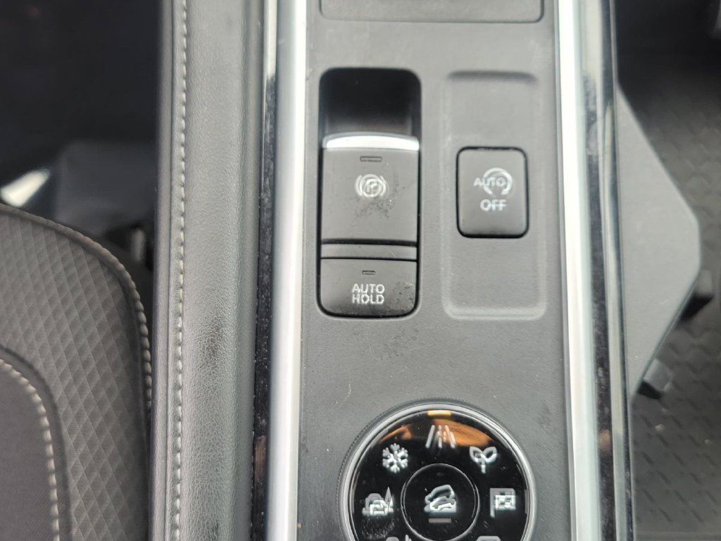 Used 2025 Nissan Pathfinder SV AWD/4WD image 29