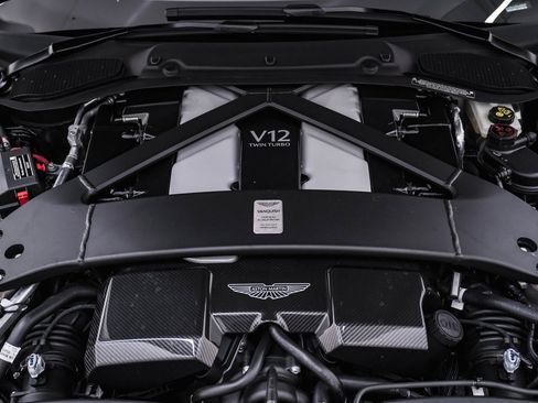 Used 2025 Aston Martin Vanquish image 37