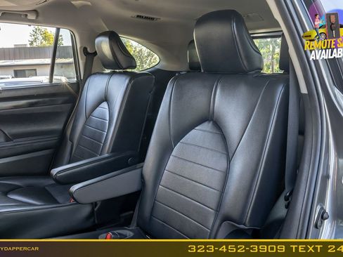 Used 2020 Toyota Highlander XLE image 16