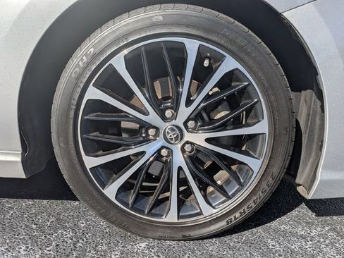 Used 2020 Toyota Camry SE FWD image 10