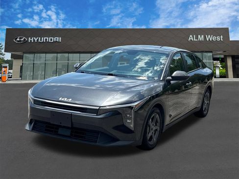 Used 2025 Kia K4 FWD image 1