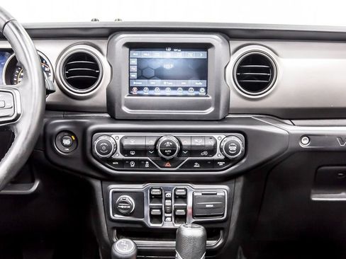 Used 2022 Jeep Wrangler Unlimited Sport AWD/4WD image 18