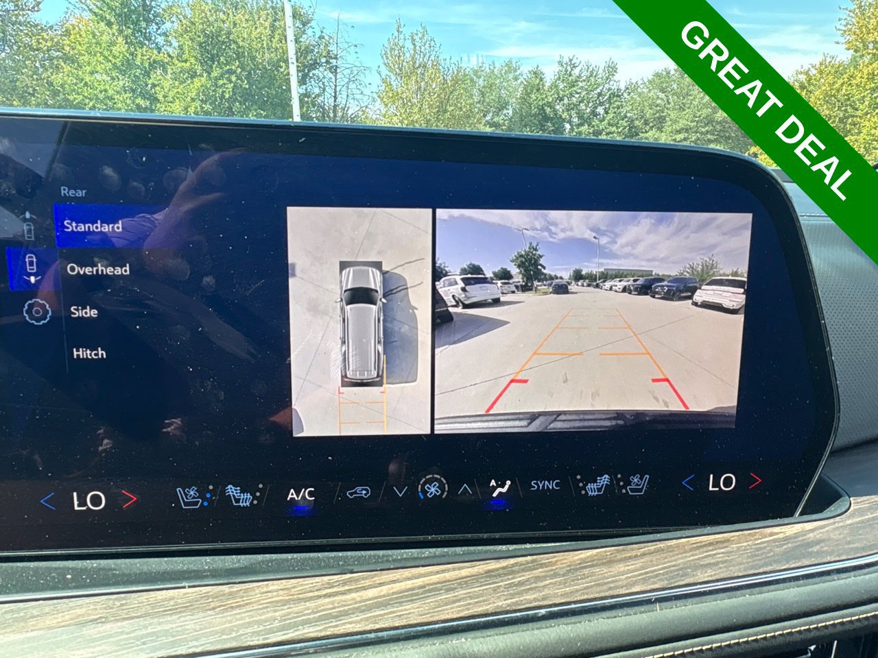 Used 2025 Chevrolet Suburban Premier AWD/4WD image 24