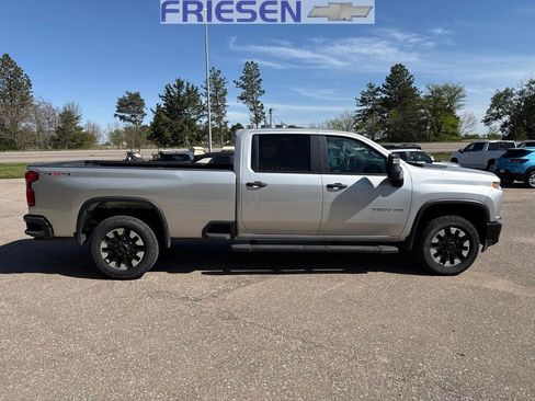 Used 2020 Chevrolet Silverado 2500 Custom w/ Custom Value Package AWD/4WD image 4