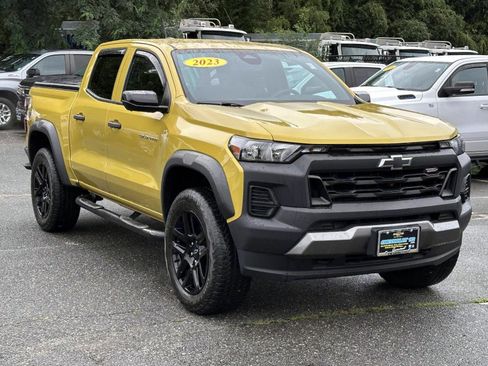 Used 2023 Chevrolet Colorado Trail Boss w/ Technology Package AWD/4WD image 5