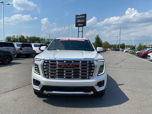 Used 2025 GMC Yukon XL Denali AWD/4WD image 2