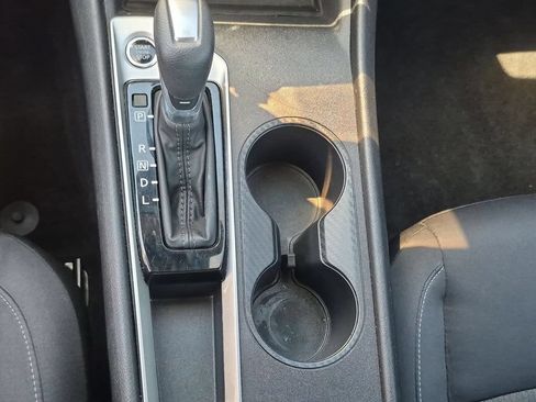 Used 2025 Nissan Altima 2.5 SV FWD image 24