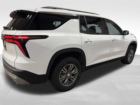 Used 2025 Chevrolet Traverse LT AWD/4WD image 7