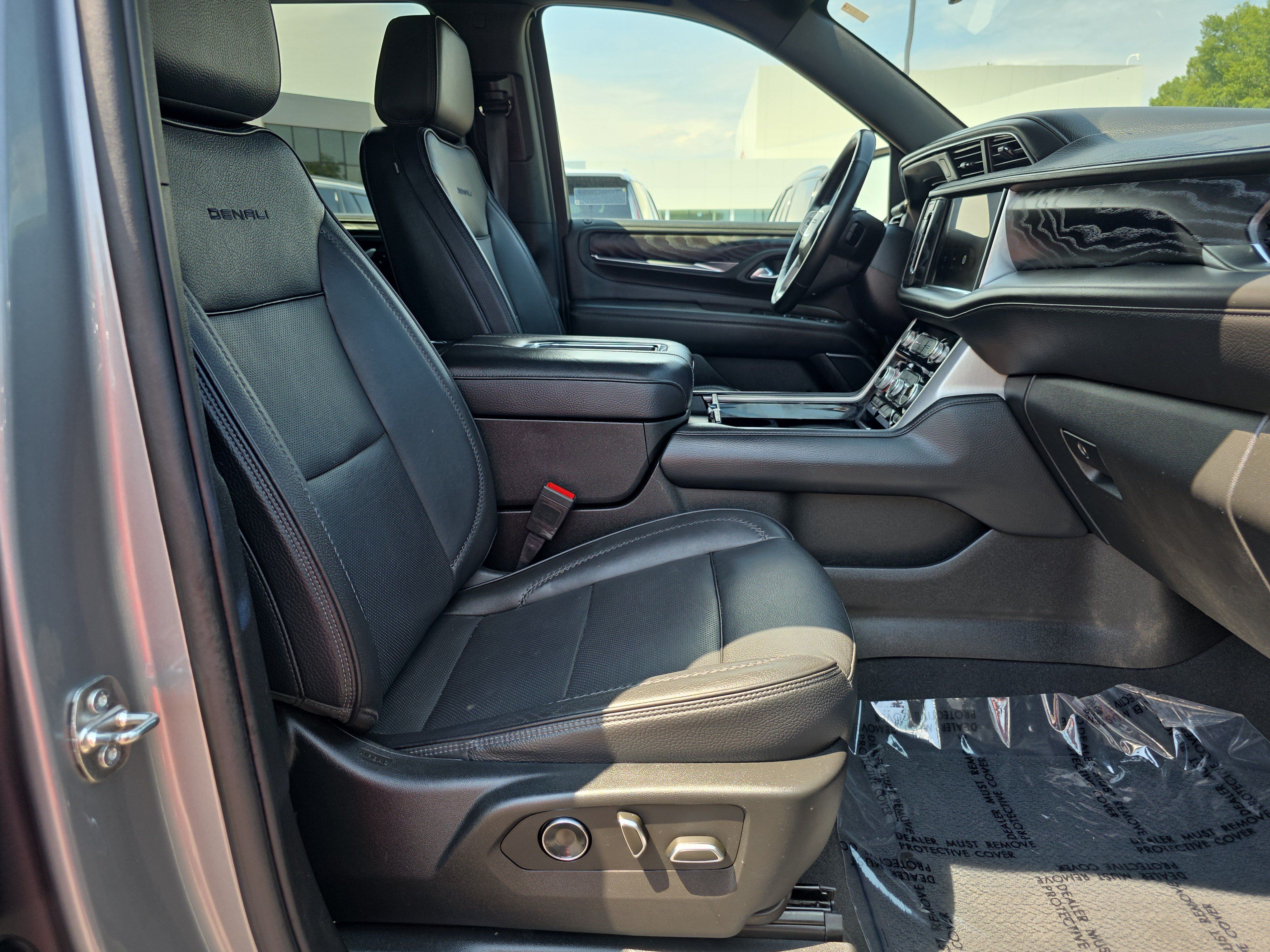 Used 2023 GMC Yukon Denali AWD/4WD image 17
