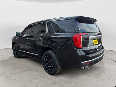 Used 2021 GMC Yukon Denali w/ Denali Premium Package image 3