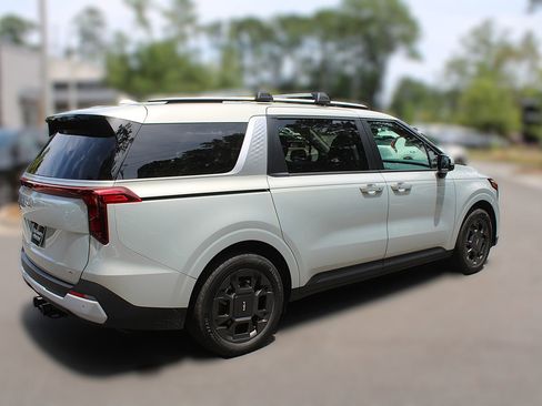 New 2026 Kia Carnival EX image 16