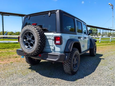 Used 2023 Jeep Wrangler Unlimited w/ Cold Weather Group AWD/4WD image 5
