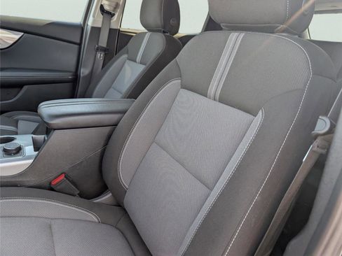 Used 2025 Chevrolet Blazer LT image 12