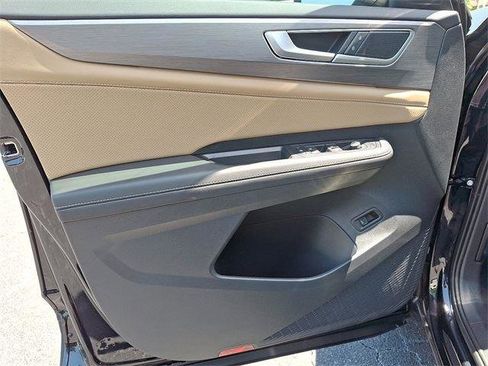 New 2025 Volkswagen Atlas Cross Sport SE image 9