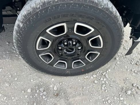 New 2026 Ford F350 Platinum w/ FX4 Off-Road Package AWD/4WD image 9