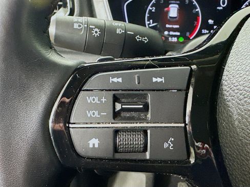 Used 2023 Honda Pilot Touring image 13