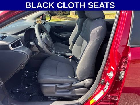 Used 2022 Toyota Corolla LE FWD image 3