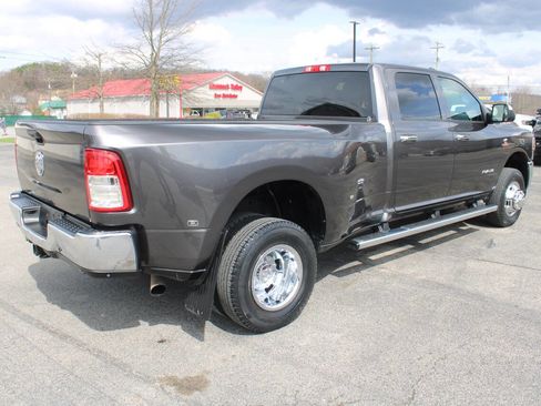 Used 2019 RAM 3500 Tradesman w/ Chrome Appearance Group image 5