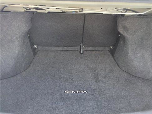 Used 2017 Nissan Sentra SV w/ Driver's Assist Package image 6